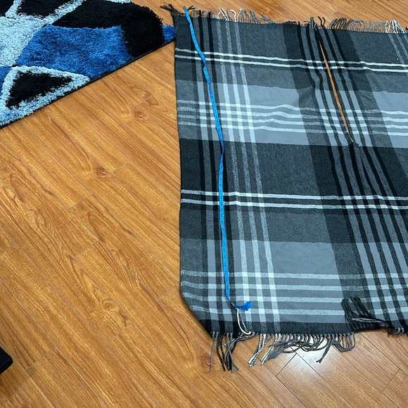 Scarf poncho wraps - Picture 8 of 9